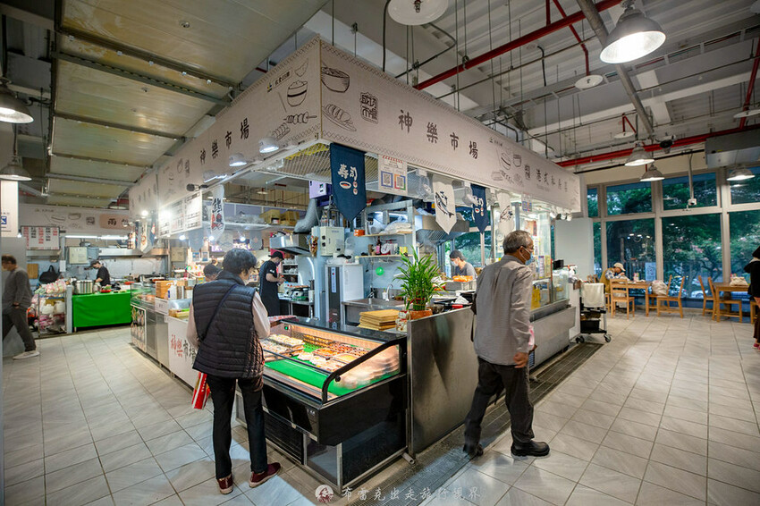 菜市場隱藏版美食,專賣生魚片及海鮮丼,還能吃得到各式各樣的螃蟹|布雷克出走旅行視界