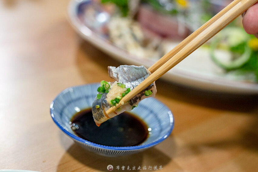 菜市場隱藏版美食,專賣生魚片及海鮮丼,還能吃得到各式各樣的螃蟹|布雷克出走旅行視界