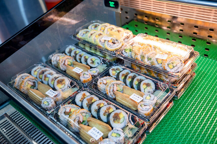 菜市場隱藏版美食,專賣生魚片及海鮮丼,還能吃得到各式各樣的螃蟹|布雷克出走旅行視界