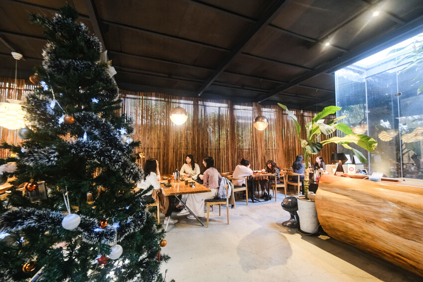 江小漁酸菜魚｜比臉盆大的芙蓉魚火鍋！酸菜比魚好吃，多種口味不怕吃膩！