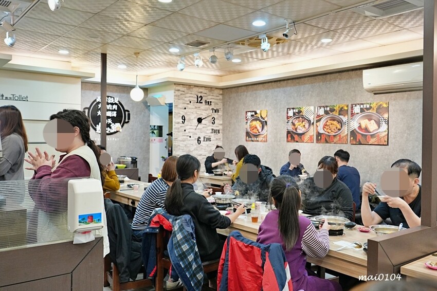 桃園市中壢區中壢小火鍋推薦|逸小鍋鍋の物~單人獨享鴛鴦鍋、素食鍋物、自助吧七種麵食、冷熱飲、冰淇淋、霜淇淋、壽喜