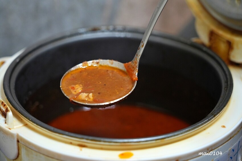 桃園市中壢區中壢小火鍋推薦|逸小鍋鍋の物~單人獨享鴛鴦鍋、素食鍋物、自助吧七種麵食、冷熱飲、冰淇淋、霜淇淋、壽喜