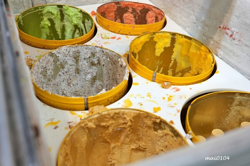 桃園市中壢區中壢小火鍋推薦|逸小鍋鍋の物~單人獨享鴛鴦鍋、素食鍋物、自助吧七種麵食、冷熱飲、冰淇淋、霜淇淋、壽喜