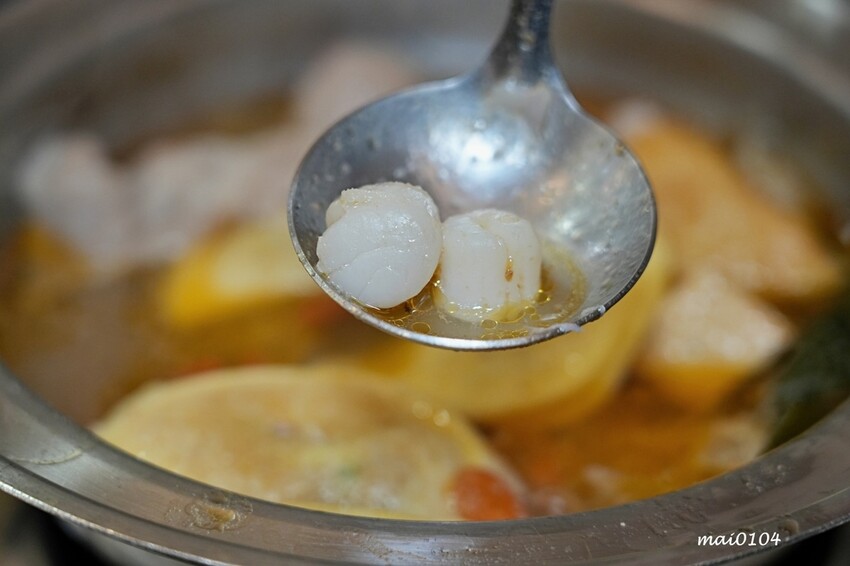 桃園市中壢區中壢小火鍋推薦|逸小鍋鍋の物~單人獨享鴛鴦鍋、素食鍋物、自助吧七種麵食、冷熱飲、冰淇淋、霜淇淋、壽喜