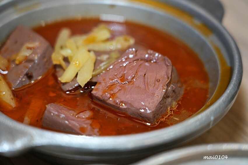 桃園市中壢區中壢小火鍋推薦|逸小鍋鍋の物~單人獨享鴛鴦鍋、素食鍋物、自助吧七種麵食、冷熱飲、冰淇淋、霜淇淋、壽喜