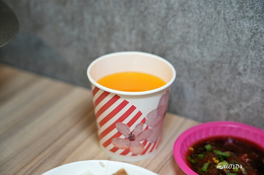 桃園市中壢區中壢小火鍋推薦|逸小鍋鍋の物~單人獨享鴛鴦鍋、素食鍋物、自助吧七種麵食、冷熱飲、冰淇淋、霜淇淋、壽喜