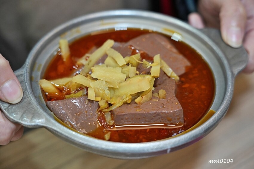 桃園市中壢區中壢小火鍋推薦|逸小鍋鍋の物~單人獨享鴛鴦鍋、素食鍋物、自助吧七種麵食、冷熱飲、冰淇淋、霜淇淋、壽喜