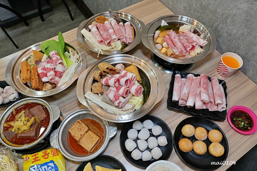 桃園市中壢區中壢小火鍋推薦|逸小鍋鍋の物~單人獨享鴛鴦鍋、素食鍋物、自助吧七種麵食、冷熱飲、冰淇淋、霜淇淋、壽喜