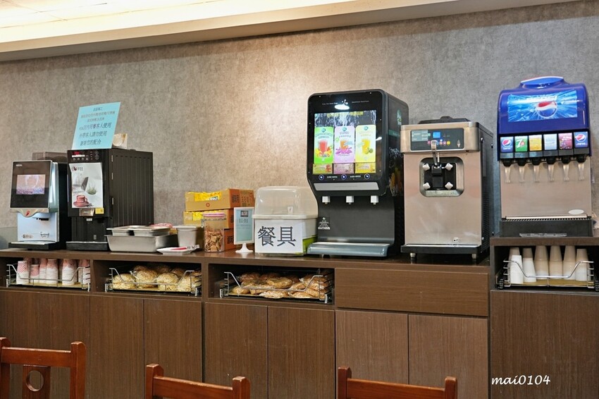 桃園市中壢區中壢小火鍋推薦|逸小鍋鍋の物~單人獨享鴛鴦鍋、素食鍋物、自助吧七種麵食、冷熱飲、冰淇淋、霜淇淋、壽喜