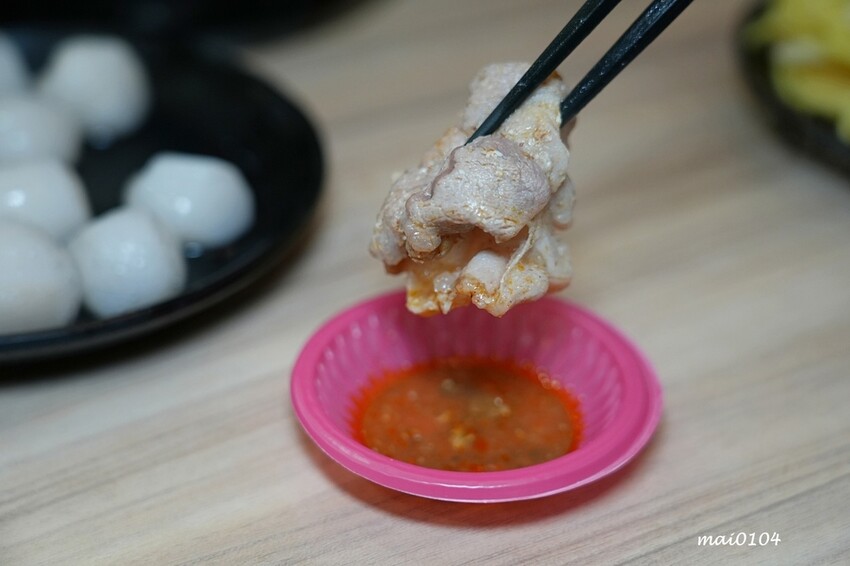 桃園市中壢區中壢小火鍋推薦|逸小鍋鍋の物~單人獨享鴛鴦鍋、素食鍋物、自助吧七種麵食、冷熱飲、冰淇淋、霜淇淋、壽喜