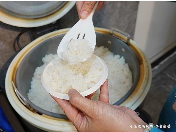 白飯-2023中壢逸小鍋.jpg