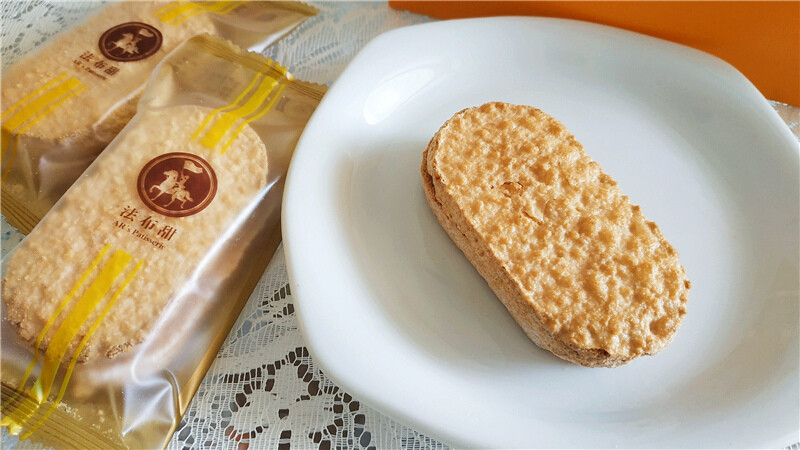 伴手禮界的愛馬仕, 法布甜原味馬卡龍鳳梨酥+卡滋蛋黃酥08.jpg