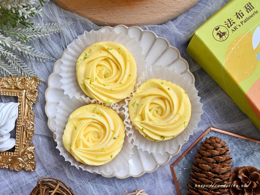 法布甜｜台中厲害伴手禮推薦！伴手禮界的愛馬仕馬卡龍鳳梨酥，還有夏日必嘗美肌檸檬蛋糕、玫瑰檸檬塔，讓人一吃就愛上！