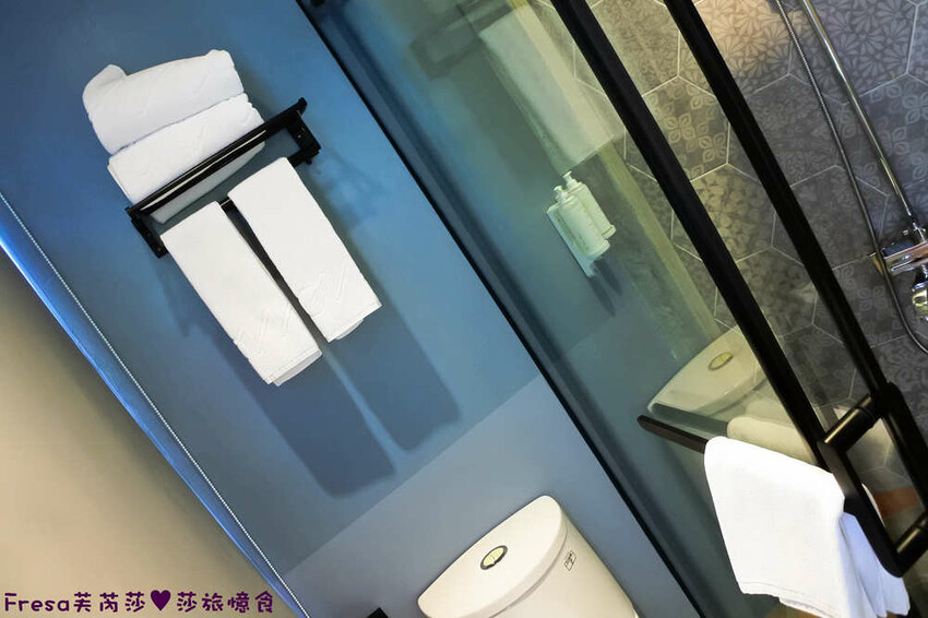 嘉義住宿【OINN文化輕旅】工業紅磚風格雙人套房.早餐票券自選商家超貼心│專屬樓層背包客房│文化路夜市│嘉義青旅│嘉義飯店│嘉義住宿 - Fresa芙芮莎♥莎旅憶食