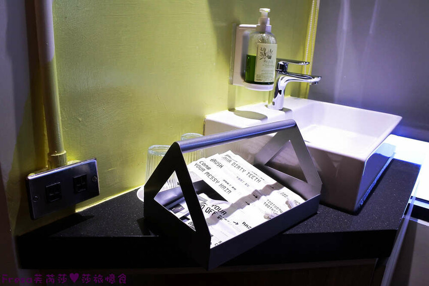 嘉義住宿【OINN文化輕旅】工業紅磚風格雙人套房.早餐票券自選商家超貼心│專屬樓層背包客房│文化路夜市│嘉義青旅│嘉義飯店│嘉義住宿 - Fresa芙芮莎♥莎旅憶食