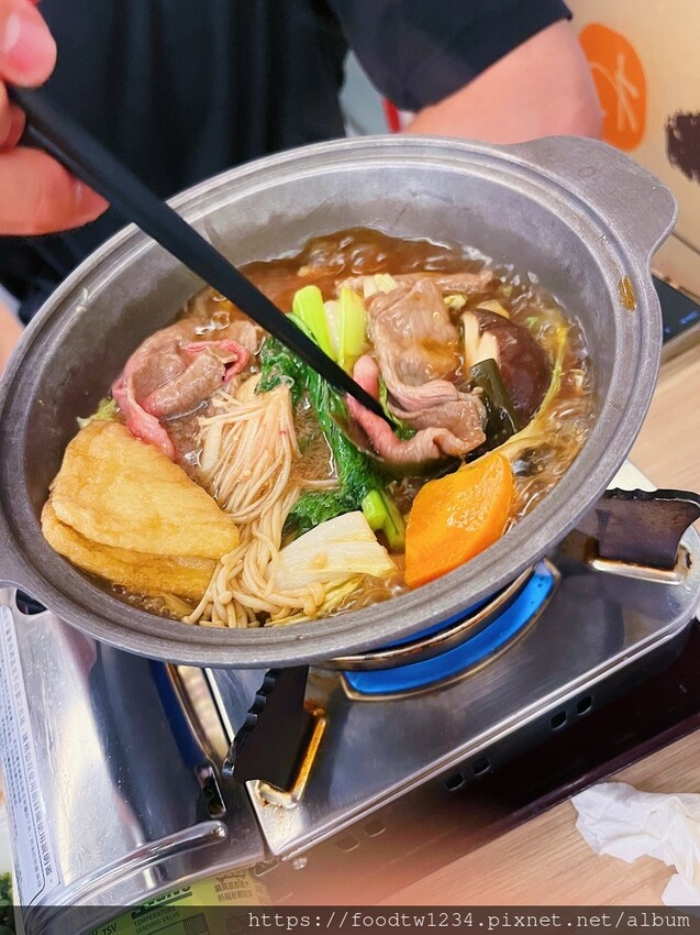 台北市中正區[台北日式]中正區北車站「和民手作廚房 微風北車店」意外發現的超划算定食/白飯湯品超好吃冰淇淋無限吃飽飽