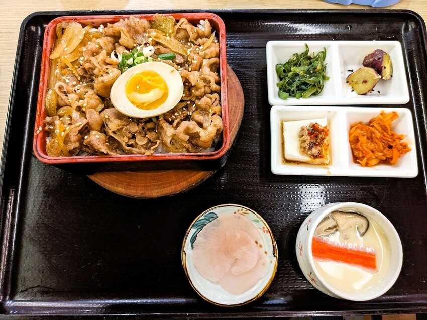 台北市中正區[台北日式]中正區北車站「和民手作廚房 微風北車店」意外發現的超划算定食/白飯湯品超好吃冰淇淋無限吃飽飽