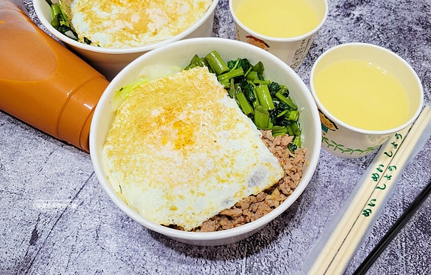 台中平價南洋料理｜老陳海南雞打拋豬專賣，內用、外帶、uber eats外送通通都ok！！