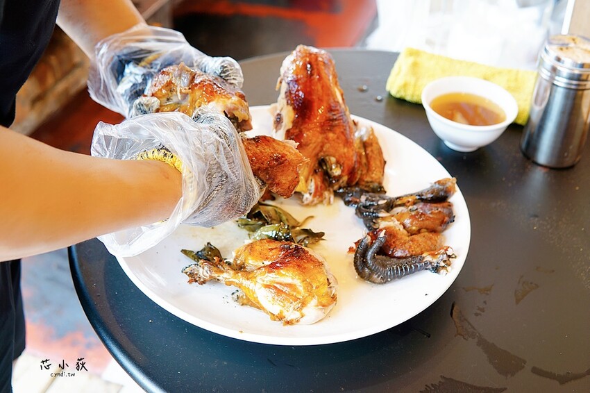 豪客居酒屋，宵夜能吃得到古早味窯烤雞的居酒屋，炭火柴燒串燒、燒烤、炸物，獨家分子冰淇淋 - Cyndi loves享食天堂