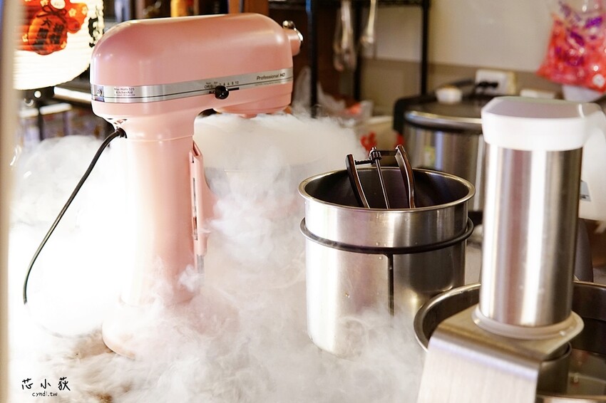 豪客居酒屋，宵夜能吃得到古早味窯烤雞的居酒屋，炭火柴燒串燒、燒烤、炸物，獨家分子冰淇淋 - Cyndi loves享食天堂