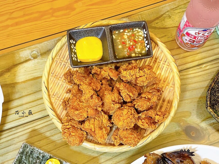 豪客居酒屋，宵夜能吃得到古早味窯烤雞的居酒屋，炭火柴燒串燒、燒烤、炸物，獨家分子冰淇淋 - Cyndi loves享食天堂