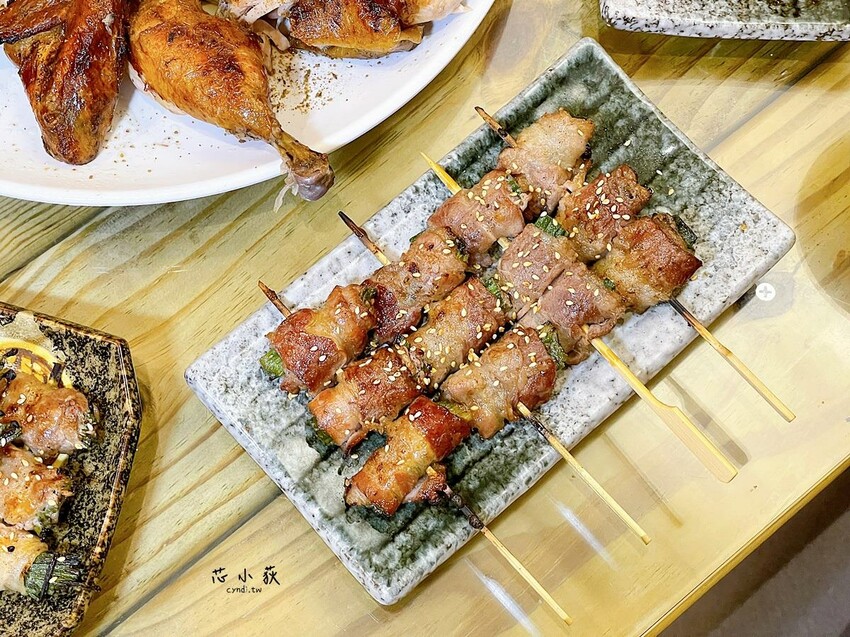 豪客居酒屋，宵夜能吃得到古早味窯烤雞的居酒屋，炭火柴燒串燒、燒烤、炸物，獨家分子冰淇淋 - Cyndi loves享食天堂