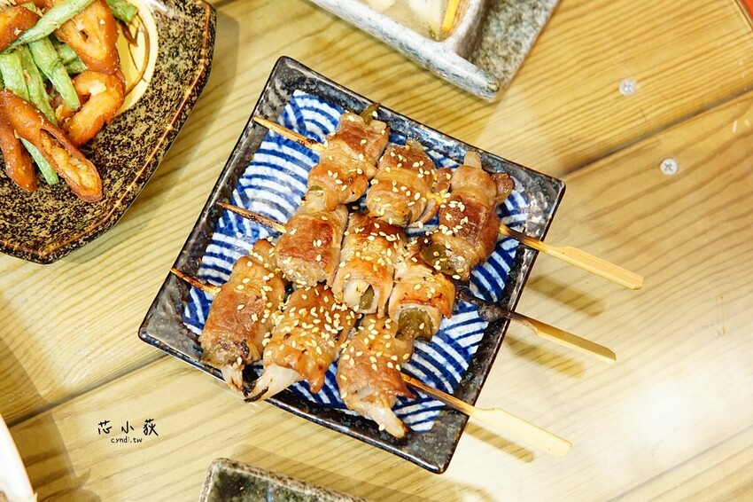 豪客居酒屋，宵夜能吃得到古早味窯烤雞的居酒屋，炭火柴燒串燒、燒烤、炸物，獨家分子冰淇淋 - Cyndi loves享食天堂