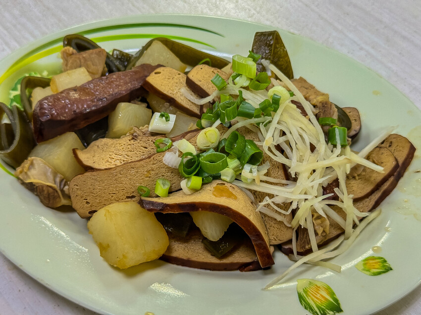 高雄市苓雅區高雄美食 – 福安陽春麵 x 在地人氣30年古早味！苓雅必吃陽春麵！必點豬油拌麵