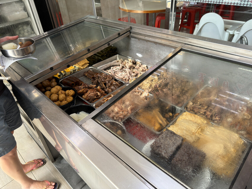 高雄市苓雅區高雄美食 – 福安陽春麵 x 在地人氣30年古早味！苓雅必吃陽春麵！必點豬油拌麵