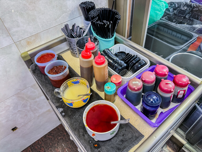 高雄市苓雅區高雄美食 – 福安陽春麵 x 在地人氣30年古早味！苓雅必吃陽春麵！必點豬油拌麵