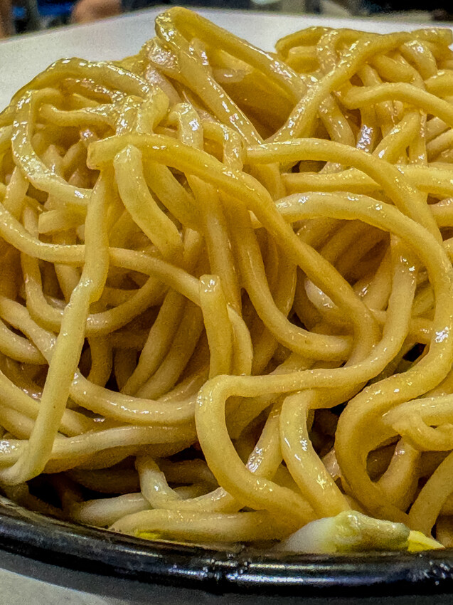 高雄市苓雅區高雄美食 – 福安陽春麵 x 在地人氣30年古早味！苓雅必吃陽春麵！必點豬油拌麵