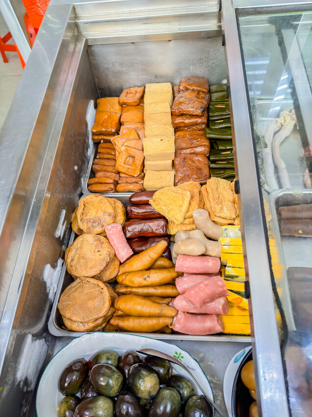 高雄市苓雅區高雄美食 – 福安陽春麵 x 在地人氣30年古早味！苓雅必吃陽春麵！必點豬油拌麵