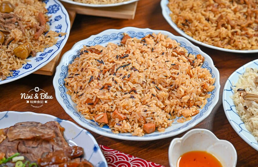 台中超人氣冊子油飯年菜一套只要4688元，可單點、宅配、門市自取 ，2025年菜推薦@Nini and Blue  玩樂食記