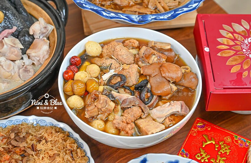 台中超人氣冊子油飯年菜一套只要4688元，可單點、宅配、門市自取 ，2025年菜推薦@Nini and Blue  玩樂食記