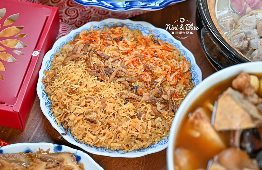 台中超人氣冊子油飯年菜一套只要4688元，可單點、宅配、門市自取 ，2025年菜推薦@Nini and Blue  玩樂食記