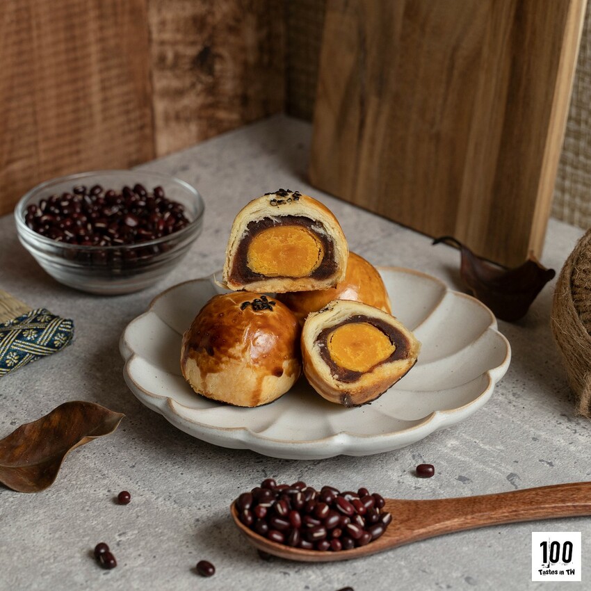 【宅配美食】冊子 x 麥麥冊｜中秋應景還得是你！紅豆、芋香、抹茶蛋黃酥從口味到包裝都圈粉！ | 別墅裡的 100 種味道