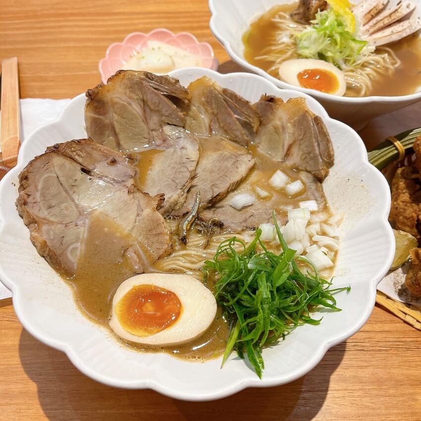 中壢人氣拉麵推薦—豚戈 TonKo Ramen 拉麵&精釀啤酒專門店，超特別柚子清湯拉麵讓人忍不住把湯喝完！