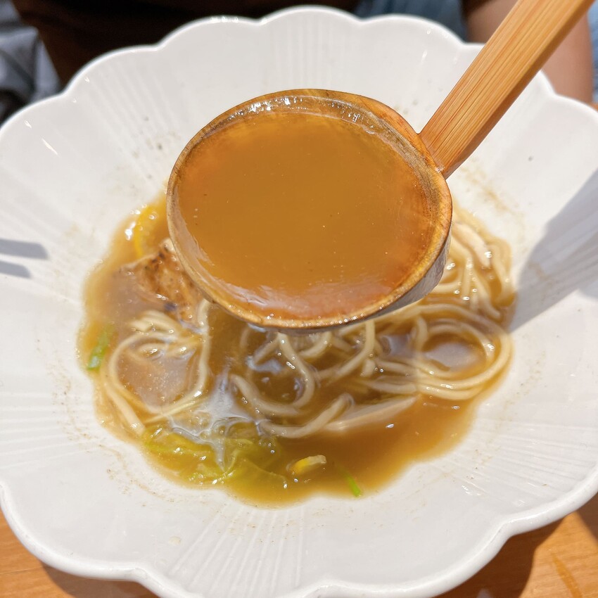 中壢人氣拉麵推薦—豚戈 TonKo Ramen 拉麵&精釀啤酒專門店，超特別柚子清湯拉麵讓人忍不住把湯喝完！
