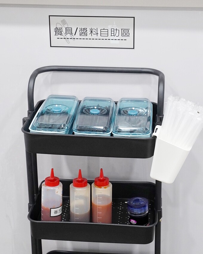 新竹宵夜新選擇「隔壁宵夜新竹店」，推薦必點厚奶酥系列，平價美味且口味選擇多元！還有炒泡麵、鍋燒麵、紅蔥豬油拌飯、蛋餅等等，夜貓族宵夜再多一選擇啦！ - 阿華田的美食日記