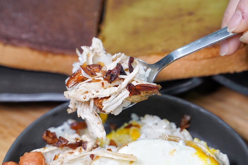 新竹宵夜新選擇「隔壁宵夜新竹店」，推薦必點厚奶酥系列，平價美味且口味選擇多元！還有炒泡麵、鍋燒麵、紅蔥豬油拌飯、蛋餅等等，夜貓族宵夜再多一選擇啦！ - 阿華田的美食日記