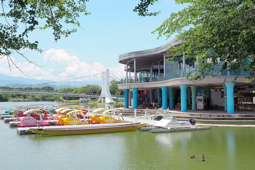 招牌溫體鵝肉軟嫩多汁,還可以吃到來自花蓮的玉里麵和剝皮辣椒鵝肉湯喔!!!龍潭大池旁♥國鼎鵝肉飯玉里麵龍潭