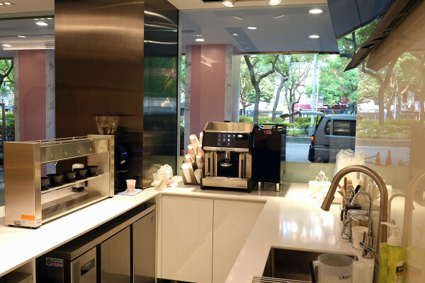 捷運忠孝敦化站MILAS膠原時尚美妍咖啡,可租借場地辦活動的台北東區安靜咖啡廳,喝出健康美麗的不限時敦化咖啡廳