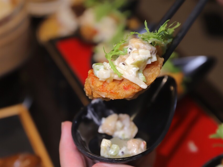 這家經典片皮烤鴨,皮酥肉香~尤其是甜麵醬酒釀香韻迷人,唇齒留香~