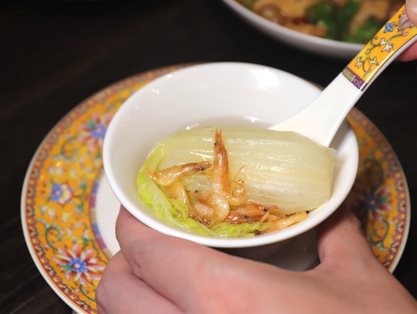 這家經典片皮烤鴨,皮酥肉香~尤其是甜麵醬酒釀香韻迷人,唇齒留香~