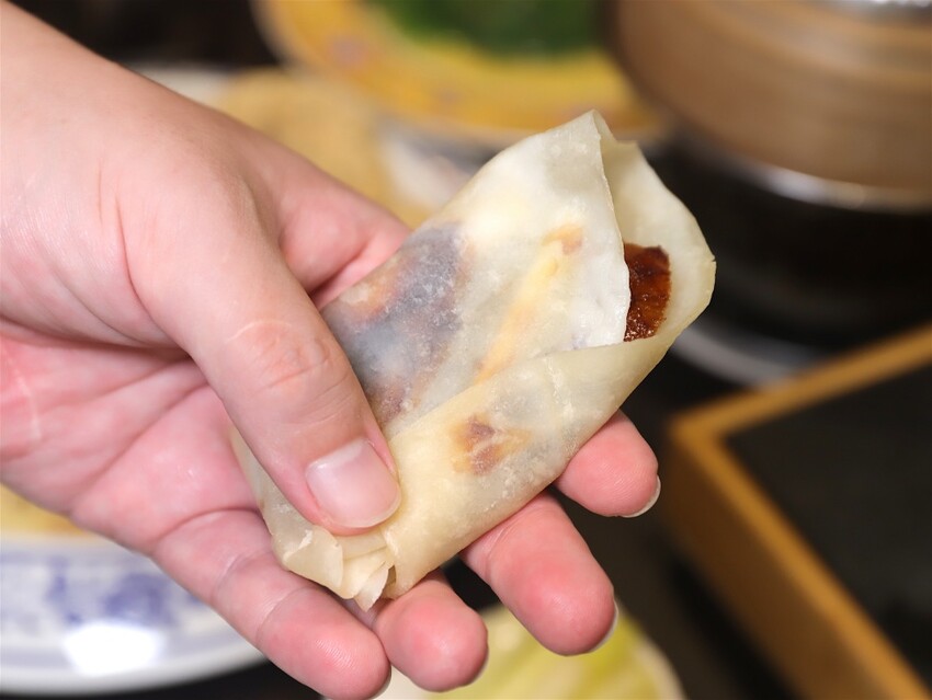 這家經典片皮烤鴨,皮酥肉香~尤其是甜麵醬酒釀香韻迷人,唇齒留香~