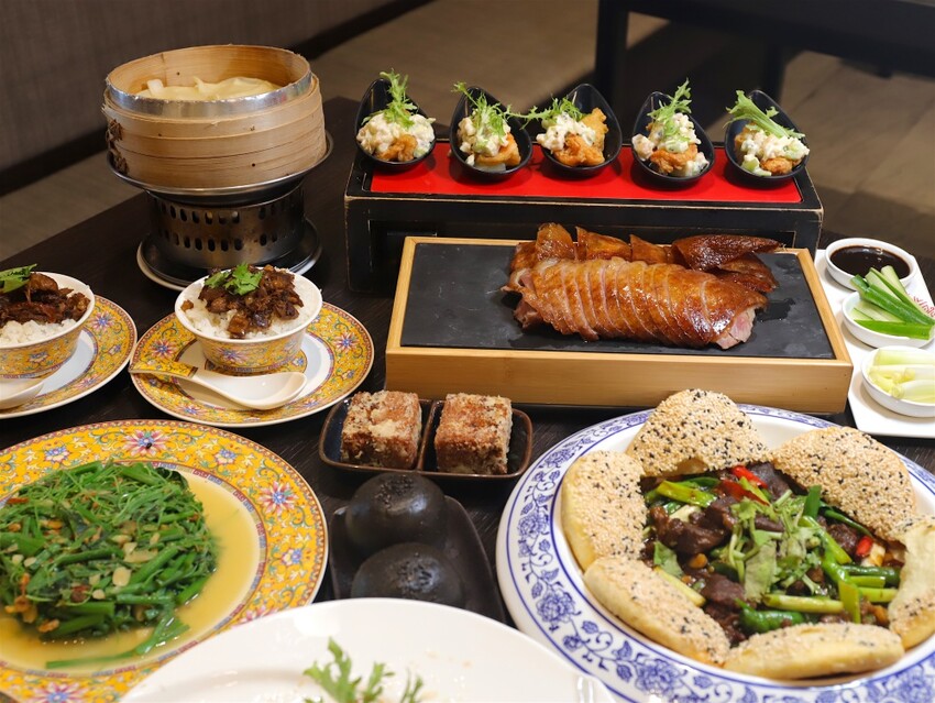 這家經典片皮烤鴨,皮酥肉香~尤其是甜麵醬酒釀香韻迷人,唇齒留香~