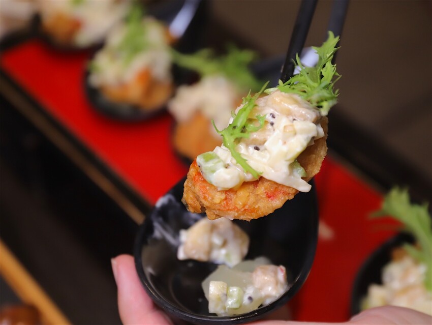 這家經典片皮烤鴨,皮酥肉香~尤其是甜麵醬酒釀香韻迷人,唇齒留香~