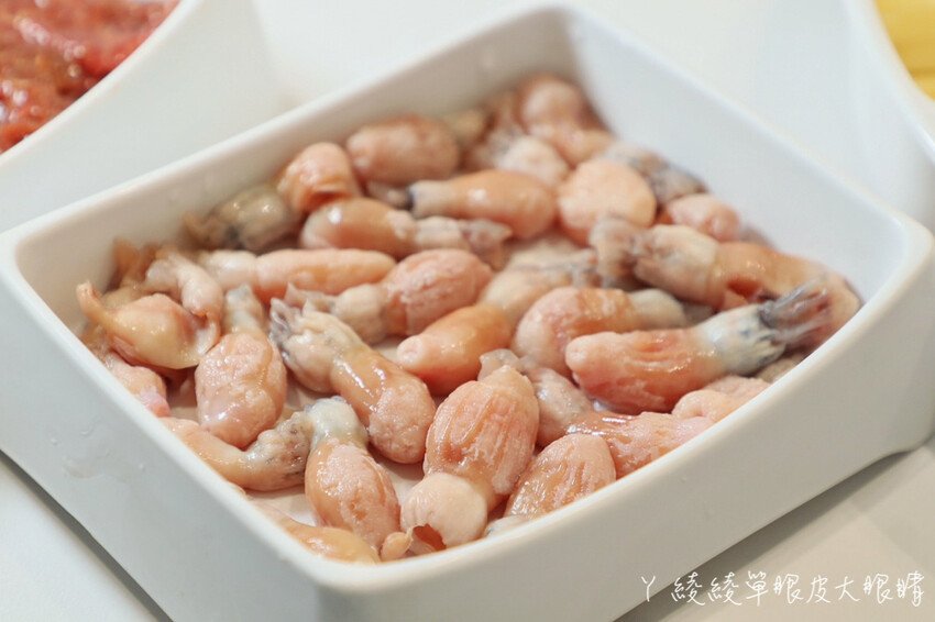 新竹美食「串串食光」正宗四川缽缽雞 冒菜 美蛙魚火鍋，麻辣控不能錯過。