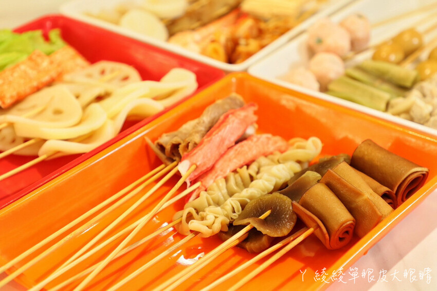 新竹美食「串串食光」正宗四川缽缽雞 冒菜 美蛙魚火鍋，麻辣控不能錯過。