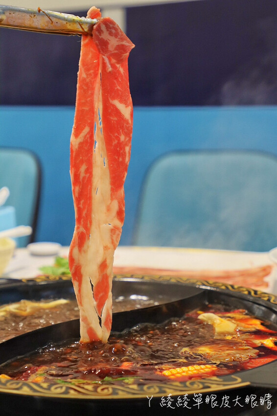 新竹美食「串串食光」正宗四川缽缽雞 冒菜 美蛙魚火鍋，麻辣控不能錯過。